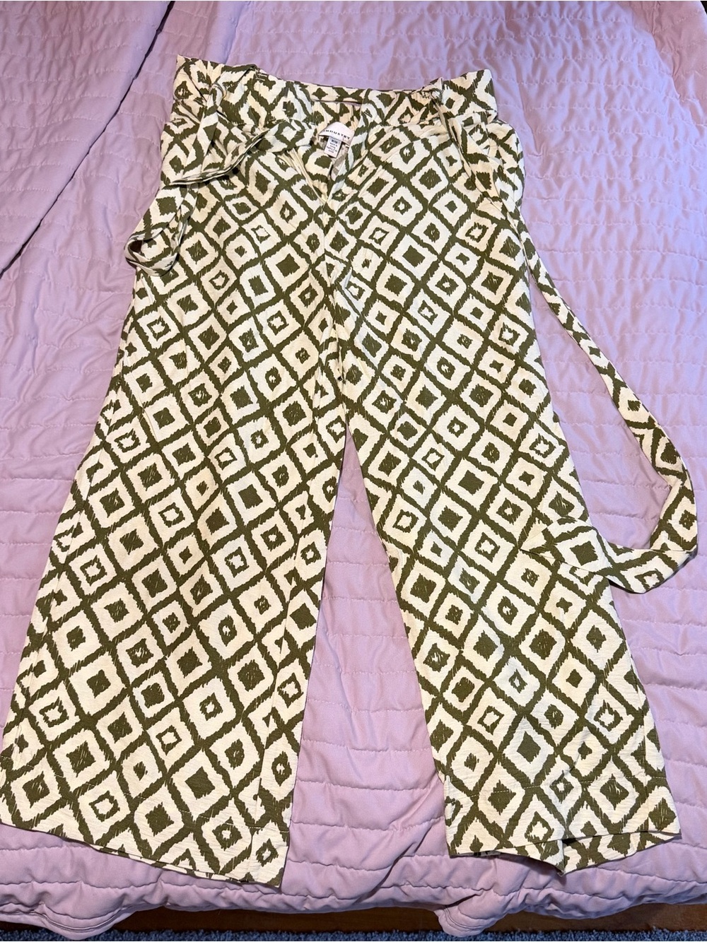 Tie-Waist Olive Diamond Print Wide Leg Pants